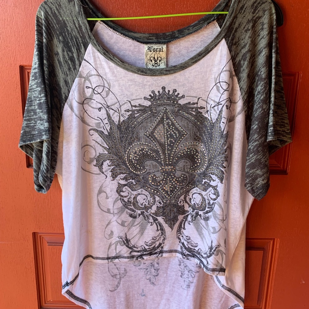 Black & White Vocal top